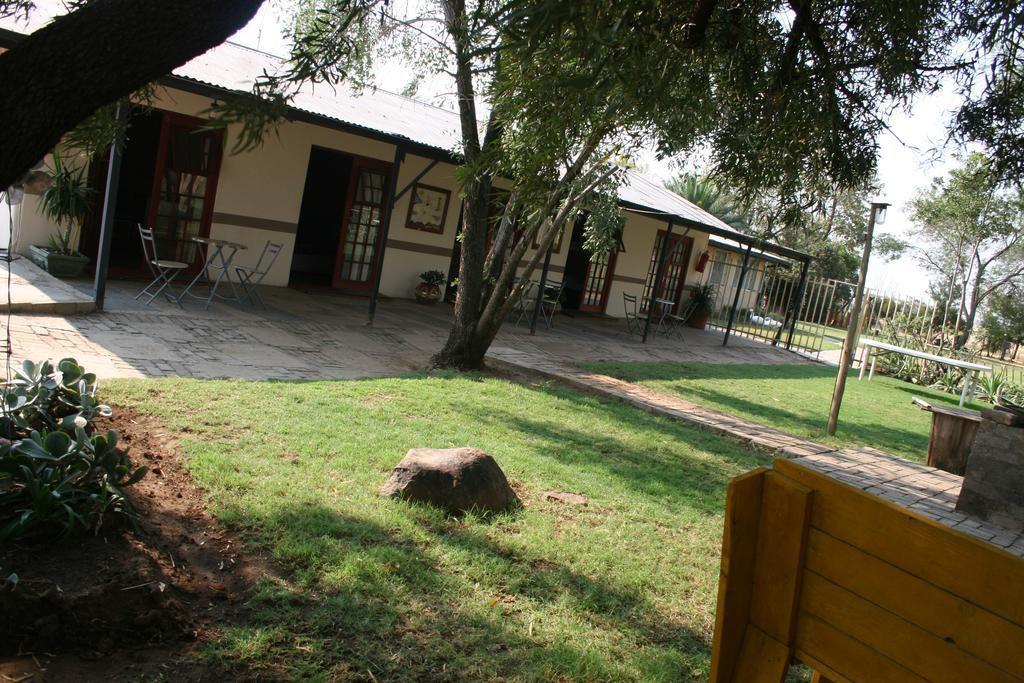 Akwela Guest Farm Hotel Bloemfontein Exterior foto